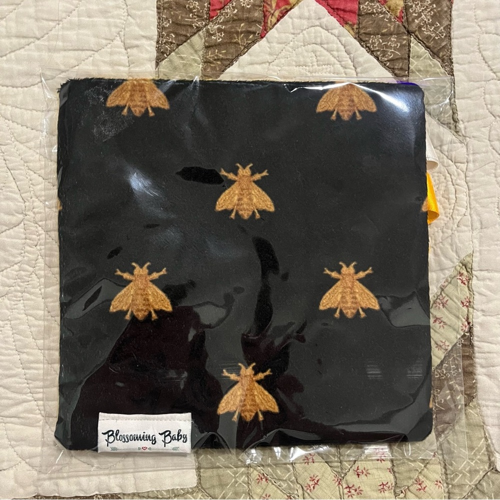NWOT Blossoming Baby Crinkle baby sensory - Bee / wasp print